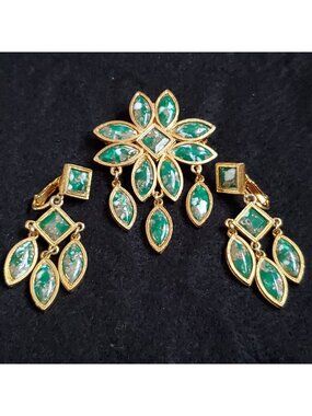 Vintage Celebrity Brooch Earring Set Gold Tone Green Clip On Dangles 2.25"